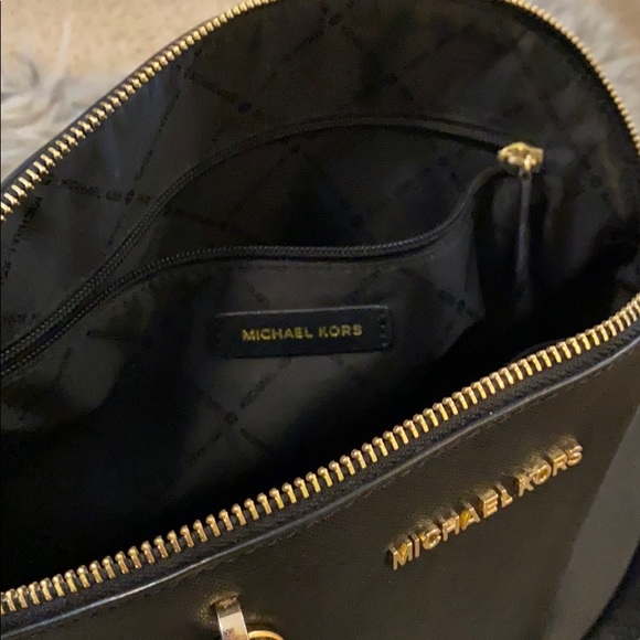 MICHAEL KORS HANDBAG - Picture 8 of 11